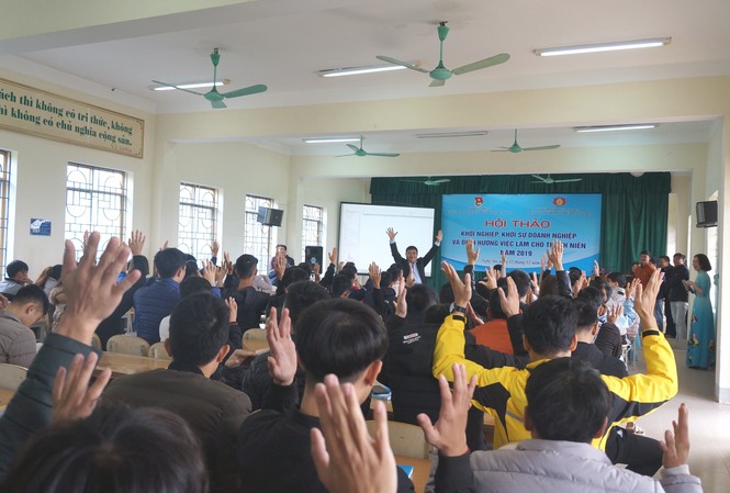 Hàng trăm sinh viên Nghệ An tham gia hội thảo Khởi nghiệp, định hướng việc làm Hàng trăm sinh viên Nghệ An tham gia hội thảo Khởi nghiệp, định hướng việc làm
