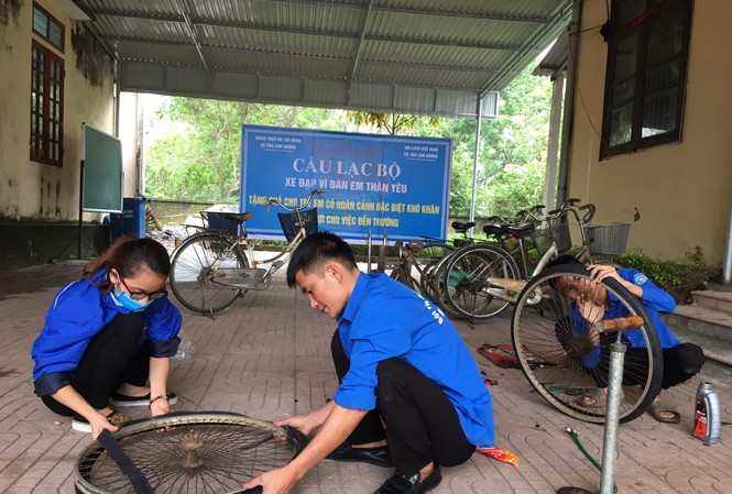 Đoàn thanh niên Hà Tĩnh ‘biến’ phế liệu thành xe đạp tặng học sinh nghèo Đoàn thanh niên Hà Tĩnh ‘biến’ phế liệu thành xe đạp tặng học sinh nghèo