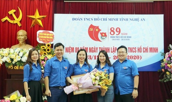Nữ cán bộ Đoàn Nghệ An nhận giải thưởng Lý Tự Trọng cấp toàn quốc Nữ cán bộ Đoàn Nghệ An nhận giải thưởng Lý Tự Trọng cấp toàn quốc