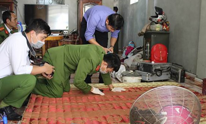 Anh say rượu dùng thớt gỗ đánh em trai tử vong Ảnh minh hoạ.