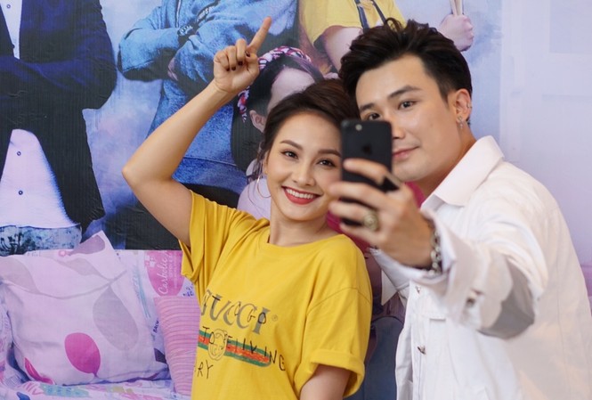 Chí Thiện 'tố' bị Bảo Thanh đánh đến bầm dập Chí Thiện-Bảo Thanh bắt cặp trong "Ngày ấy mình đã yêu". Ảnh: Bảo Hân
