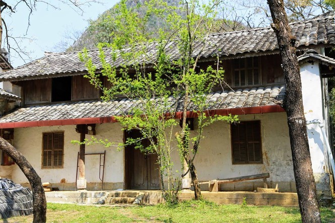Hà Giang đề nghị Bộ Văn hóa thỏa thuận xây dựng ở dinh thự vua Mèo Trong khuôn viên Khu nhà Vương ở huyện Đồng Văn