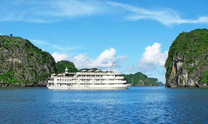 Quảng Ninh lại đòi tăng phí vịnh Hạ Long gây bức xúc BQL Vịnh Hạ Long đề xuất tăng phí tham quan vịnh Hạ Long khiến nhiều doanh nghiệp bàng hoàng