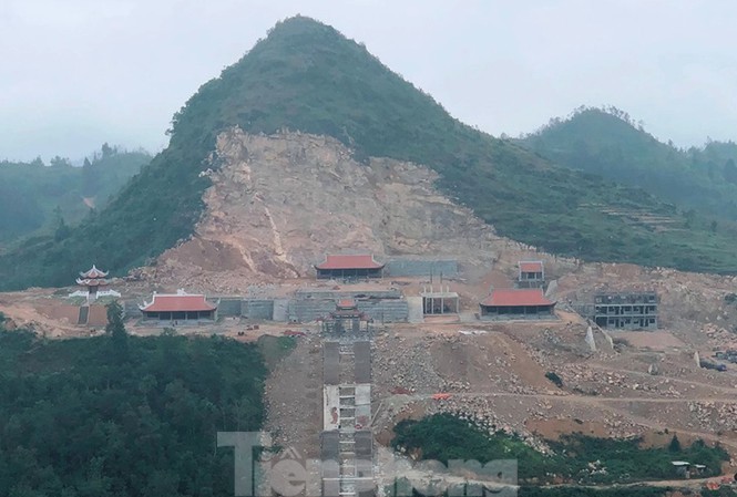 Siêu dự án 'bạt núi' làm du lịch ở Lũng Cú: Hà Giang khẳng định 'đúng quy hoạch' Đại công trình phá núi tại Lũng Cú, Hà Giang
