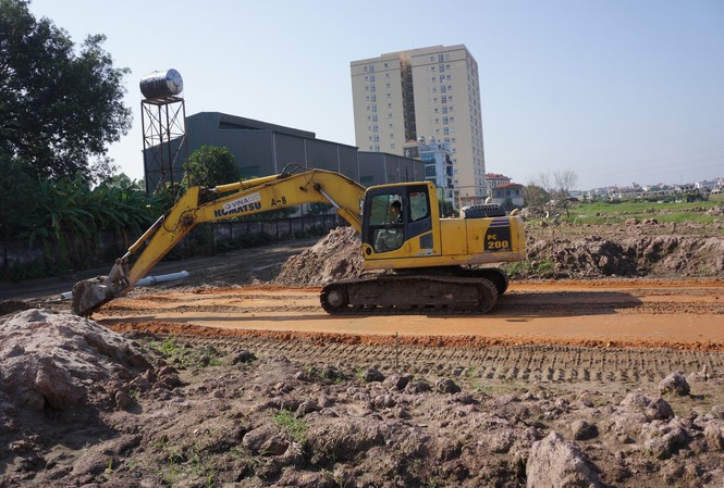 Cảnh báo hiện tượng xâm hại di chỉ hơn 3 nghìn tuổi Vườn Chuối Đơn vị thi công đường vành đai 3.5 bất chấp cảnh báo vẫn san ủi mặt bằng gò Mỏ Phượng và Dền Rắn. Ảnh: FB Di chỉ Vườn chuối