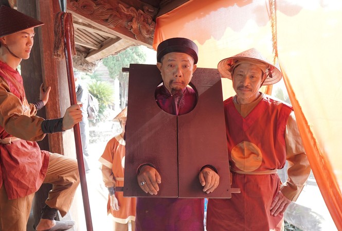 'Giấc mộng quan trường' đề cập vụ nước bẩn, cháy Rạng Đông, sàm sỡ ở thang máy Giấc mộng quan trường mượn chuyện xưa nói chuyện nay