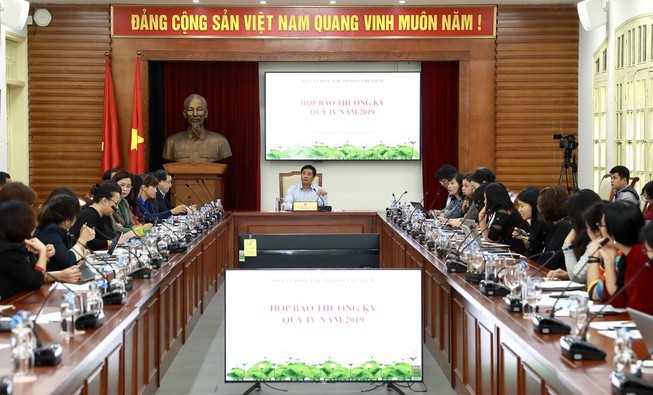 Thoái vốn hãng phim truyện, tranh cãi di sản nóng tại họp báo Bộ Văn hóa Nóng vấn đề cổ phần hóa hãng phim truyện tại họp báo quý IV tại Bộ VHTTDL