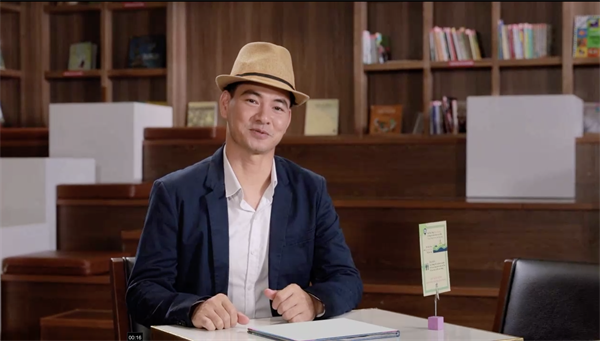 Xuân Bắc phát động làm video cá nhân tri ân tuyến đầu chống dịch COVID-19 Xuân Bắc khởi xướng chiến dịch "Việt Nam mạnh mẽ" bằng hình thức làm video tri ân tuyến đầu chống dịch