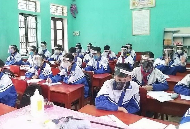 Bộ GD&ĐT yêu cầu bỏ giãn cách, không đeo khẩu trang trong giờ học Bộ GD&ĐT yêu cầu bỏ giãn cách, không đeo khẩu trang trong giờ học