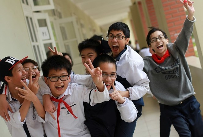 Học sinh không gian lận thi cử, giáo viên không ép học sinh học thêm để thu tiền Dự thảo Điều lệ rường THCS, THPT và trường phổ thông có nhiều cấp học quy định cụ thể những điều học sinh, giáo viên không được làm.