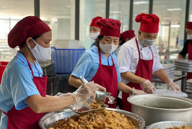 Sau bữa ăn có giòi, Hà Nội yêu cầu các trường học rà soát quy trình an toàn thực phẩm Hà Nội yêu cầu các trường học rà soát quy trình an toàn thực phẩm