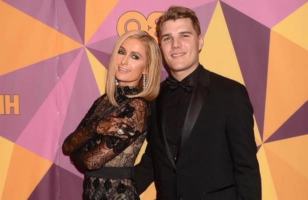 Cô nàng thừa kế Paris Hilton hé lộ ngày cưới tình trẻ kém 4 tuổi Một nguồn tin tiết lộ Paris Hilton và vị hôn phu Chris Zylka sẽ cùng nói câu “Tôi đồng ý” (I Do) tại nhà thờ ở Beverly Hills, California vào hôm 11/11 tới đây.