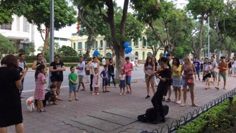 Vụ cấm biểu diễn trên phố đi bộ: Báo cáo gây sốc của tổ liên ngành Vụ cấm biểu diễn trên phố đi bộ: Báo cáo gây sốc của tổ liên ngành
