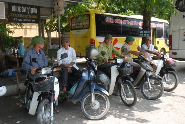 Hà Nội quản lý xe ôm bằng thẻ hành nghề được không? Ảnh minh họa