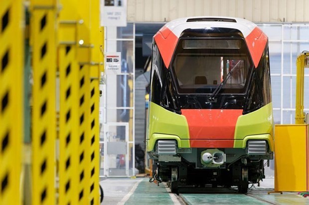 Ra mắt đoàn tàu đầu tiên tuyến metro Nhổn - ga Hà Nội Đoàn tàu đầu tiên trong 10 đoàn tàu được sản xuất cho tuyến đường sắt Nhổn - ga Hà Nội. Ảnh MRB.