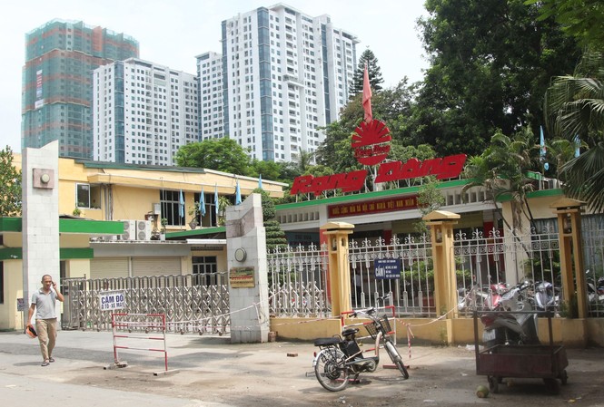 Bí thư Thành ủy Hà Nội nêu lý do khó di dời cơ sở sản xuất ra ngoại thành Nhà máy Rạng Đông, cơ sở xin chuyển đổi thành nhà cao tầng nhưng chưa được chấp thuận.