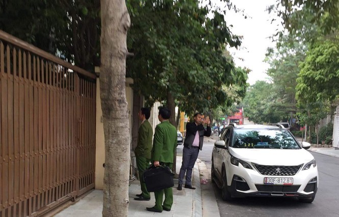 Hà Nội lý giải nguyên nhân bắt Chánh văn phòng Thành ủy Cơ quan công an khám nhà ông Nguyễn Văn Tứ