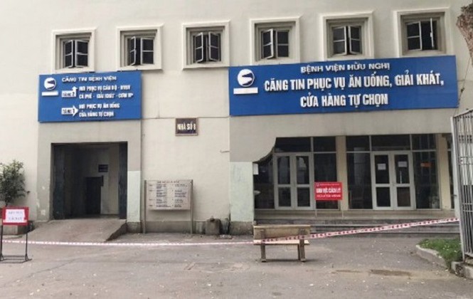 Phong tỏa căng tin Bệnh viện Hữu Nghị do Cty Trường Sinh cung cấp Căng tin Bệnh viện Hữu nghị. Ảnh: ANTĐ