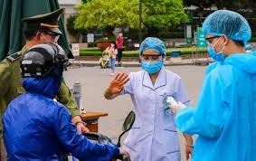 Bệnh viện Hà Nội tiếp tục hạn chế số lượng bệnh nhân, người thân Các bệnh viện ở Hà Nội tiếp tục kiểm soát chặt người ra vào cơ sở y tế. Ảnh minh họa