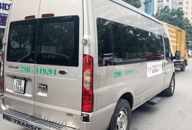 Từ vụ Gateway, tổng rà soát, kiểm tra xe hợp đồng chở học sinh Xe hợp đồng chở học sinh tại trường quốc tế Gateway.