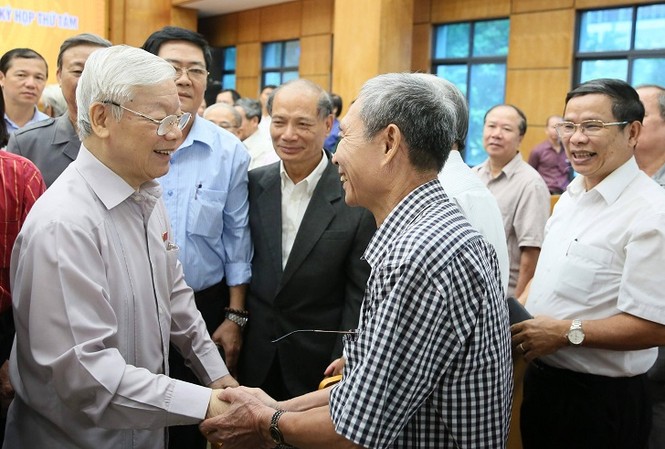 Tổng Bí thư, Chủ tịch nước: Hà Nội cần quan tâm đến vấn đề chiến lược Tổng Bí thư, Chủ tịch nước tiếp xúc cử tri (ảnh Như Ý)