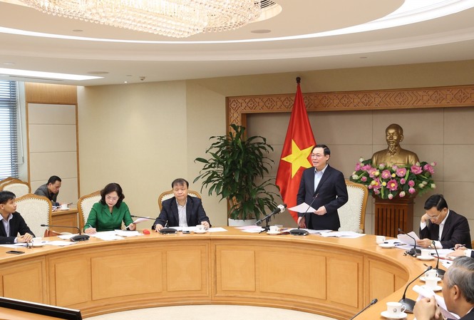 Phó Thủ tướng Vương Đình Huệ: 'Nếu thiếu phải nhập khẩu thịt lợn ngay' Phó Thủ tướng Vương Đình Huệ phát biểu tại cuộc họp (ảnh T.C)