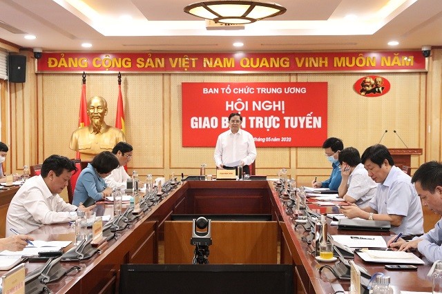 Làm công tác nhân sự phải công tâm, không tiếp tay cho ‘chạy chức, chạy quyền' Giao ban trực tuyến Ngành xây dựng Đảng (ảnh Ngô Khiêm)