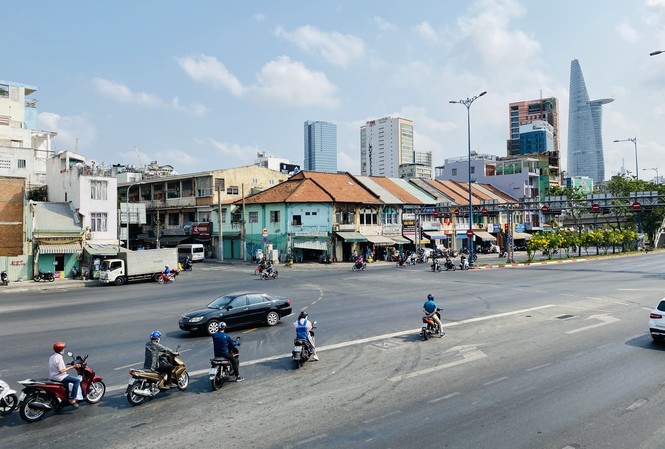 Đường phố Sài Gòn vắng vẻ ngày đầu 'cách ly xã hội' Đường phố Sài Gòn vắng vẻ ngày đầu 'cách ly xã hội'