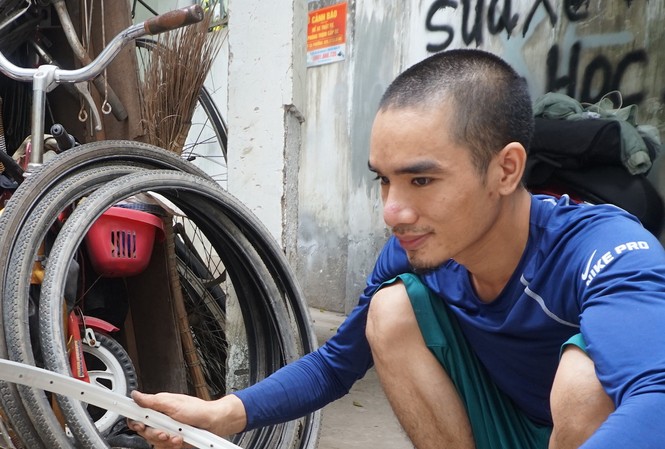 Chàng kỹ thuật viên 'hồi sinh' xe đạp cũ tặng học trò nghèo Chàng kỹ thuật viên 'hồi sinh' xe đạp cũ tặng học trò nghèo