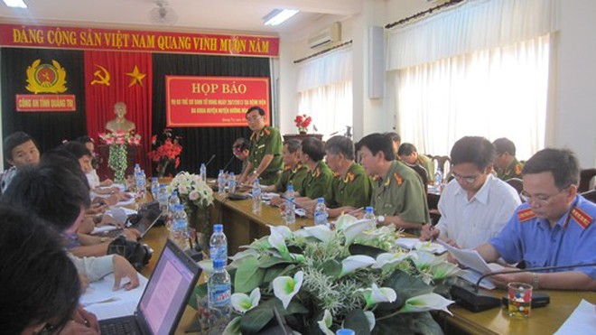 Đánh tráo vỏ sau khi tiêm thuốc độc cho 3 trẻ sơ sinh Công an tỉnh Quảng Trị đã tổ chức họp báo công bố kết quả điều tra vụ tiêm vắc xin làm 3 trẻ sơ sinh tử vong