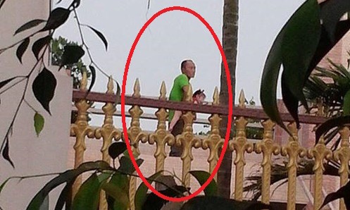“Ngáo đá” xông vào nhà khống chế bé gái 18 tháng tuổi Tạ Văn Vỹ tại cơ quan điều tra