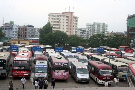 Hà Nội: Tạm đình chỉ một phó phòng giao thông Hà Nội đang tiến hành các bước để điều chuyển luồng tuyến vận tải khách liên tỉnh