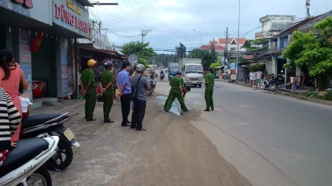 Tin mới vụ đi chơi với bạn trai, nữ sinh bị ném đá tử vong Cơ quan công an tỉnh Bình Thuận đã tiến hành khám nghiệm hiện trường