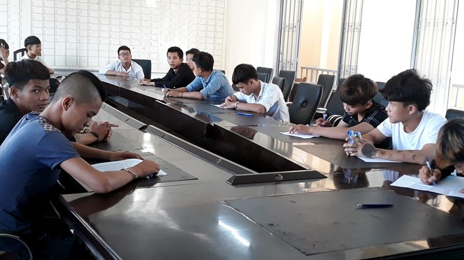 Chém gần đứt lìa bàn chân nạn nhân vì bỏ chạy Nhóm giang hồ nhí tại cơ quan công an