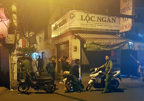 Tin mới vụ cụ bà 71 tuổi thuê người bắn 'tình trẻ' ở Sài Gòn Hiện trường anh Nam bị bắn