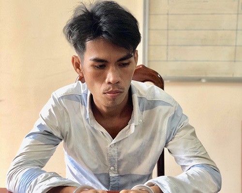 Gã đàn ông giết người vì bị quan hệ tình dục đồng giới Nghi phạm tại cơ quan điều tra