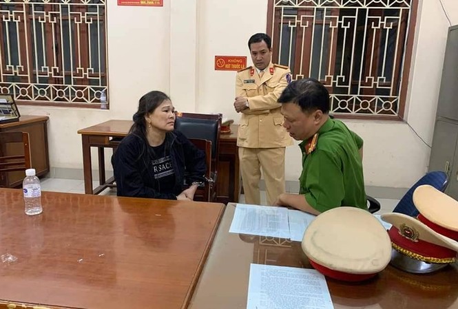 Cô giáo hối lộ CSGT gần 1 tỉ đồng để xin giữ lại 5 bánh ma túy Đối tượng Lò Thị Thanh Tâm tại cơ quan công an