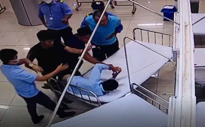 Lái xe tông chết người sau khi đánh nhân viên bệnh viện Nhóm thanh niên đánh bảo vệ bệnh viện