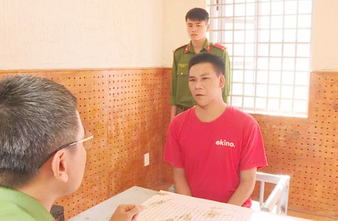 Bị khống chế trong nghĩa trang, người phụ nữ dụ cướp... về nhà Đối tượng Nguyễn Chí Thương tại cơ quan công an