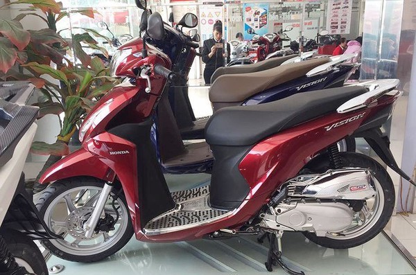 Có nên mua xe máy Honda 'đội giá'? Có nên mua xe máy Honda 'đội giá'?