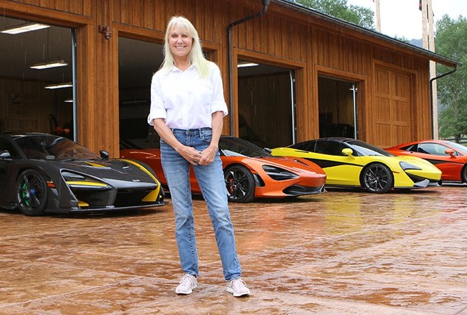 Người phụ nữ với sở thích sưu tập siêu xe McLaren Người phụ nữ với sở thích sưu tập siêu xe McLaren