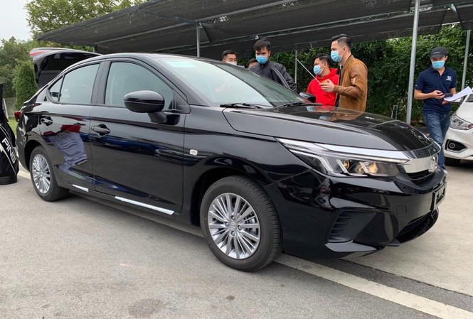 Lộ ảnh thực tế Honda City mới trước ngày ra mắt Lộ ảnh thực tế Honda City mới trước ngày ra mắt