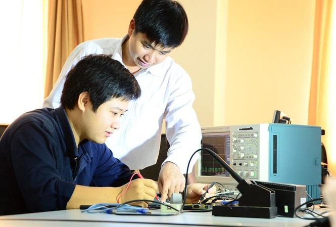 Ba nhóm ngành của Trường ĐHBK Hà Nội lọt top 400-550 thế giới Sinh viên ngành Công nghệ thông tin của trường ĐH Bách khoa Hà Nội