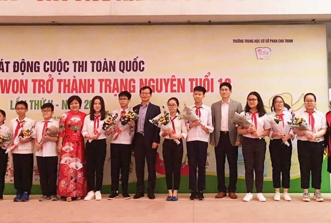 Phát động cuộc thi Trạng nguyên tuổi 13 Học sinh trường THCS Phan Chu Trinh tham gia vòng sơ khảo tại trường