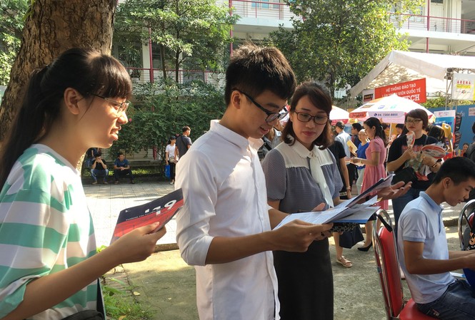 Nóng: Tỷ lệ chọi vào khối ngành quân sự là bao nhiêu Thí sinh tham gia ngày hội