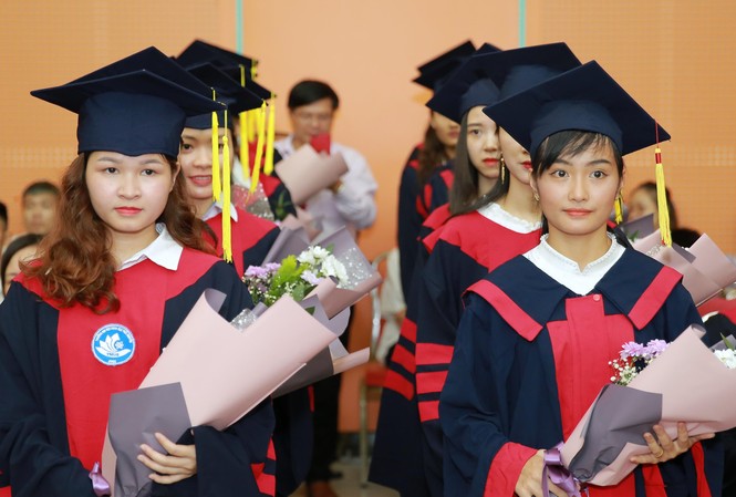 Điểm sàn của ĐH Thái Nguyên từ 13 đến 21 điểm Sinh viên ĐH Thái Nguyên trong lễ tốt nghiệp