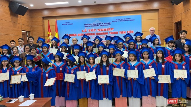 Hơn 100 cử nhân điều dưỡng của trường ĐH Y Hà Nội đang làm việc tại Đức Hơn 100 cử nhân điều dưỡng của trường ĐH Y Hà Nội đang làm việc tại Đức