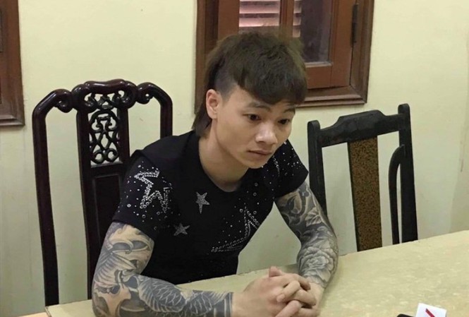 Khá 'bảnh' hầu tòa ngày 13/11 vì hành vi đánh bạc Bị cáo Ngô Bá Khá tại cơ quan công an.