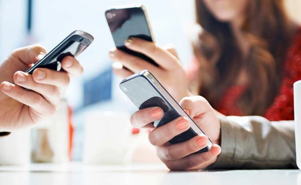 Phạt bốn nhà mạng 360 triệu đồng vì sim rác Thanh tra Bộ Thông tin và Truyền thông đang đề xuất người dân cập nhật thông tin thuê bao trong một lần nạp thẻ điện thoại.
