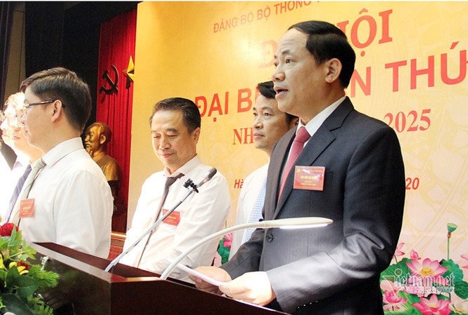 Ông Phạm Anh Tuấn giữ chức Bí thư Đảng ủy Bộ Thông tin và Truyền thông Ông Phạm Anh Tuấn, tân Bí thư Đảng ủy Bộ Thông tin và Truyền thông. Ảnh: Mic.gov.vn